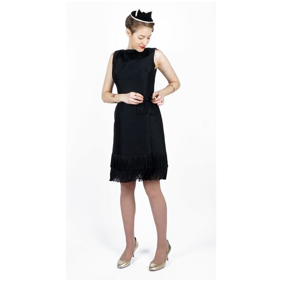 Vintage 60's Mod Black Sleeveless Dress w Fringed Collar & High Side Slit | S/M - Picture 6 of 6